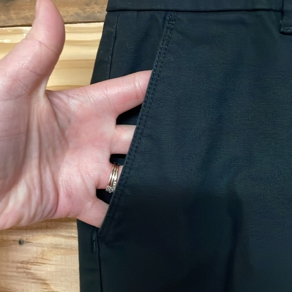 Loft size 4 Julie 10” Inseam Black Mid-rise Soft Bermuda Shorts with Pockets - Picture 3 of 9